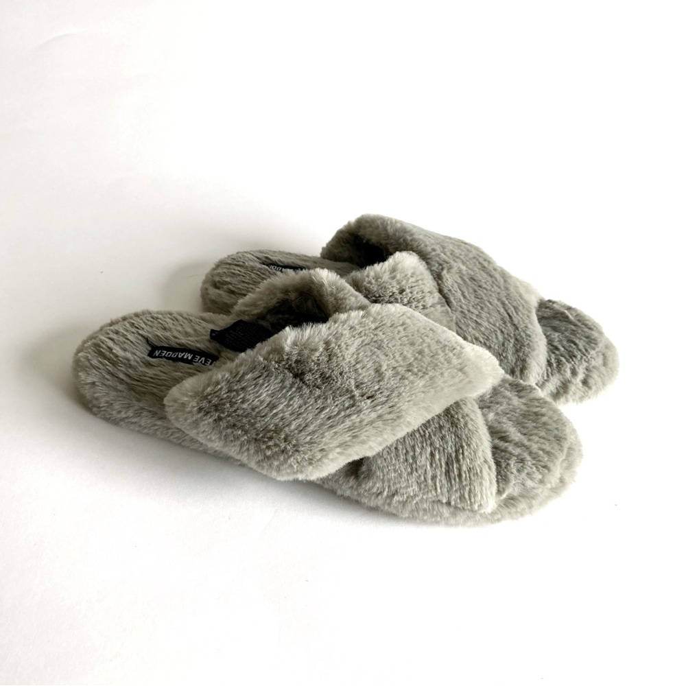Steve Madden Green Faux Fur Flip Flops Slippers size M